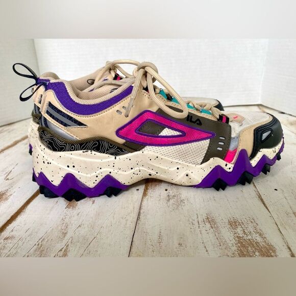 FILA Oakmont TR sneakers hiking running retro style sz 7.5 womens EUC streetwear - Picture 1 of 8